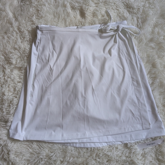 White Swim Skirt Cover-Up, Padded Any Exercise - Picture 15 of 15